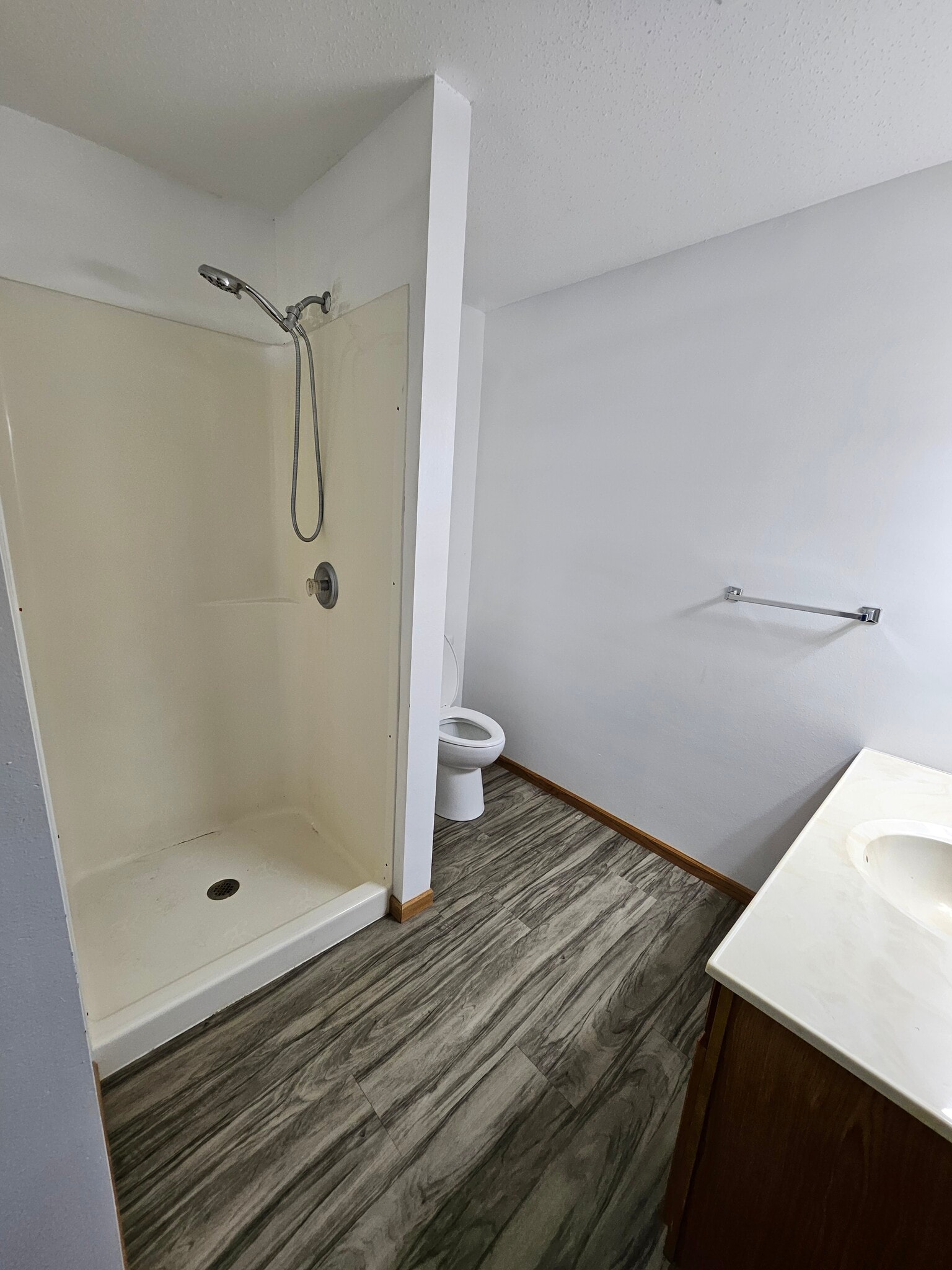 Building Photo - 5670 Gables Dr