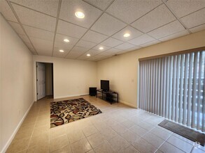 Building Photo - 27 Sheridan Ave