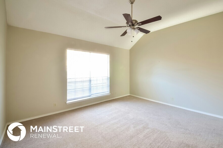 Building Photo - 10743 Mustang Ridge