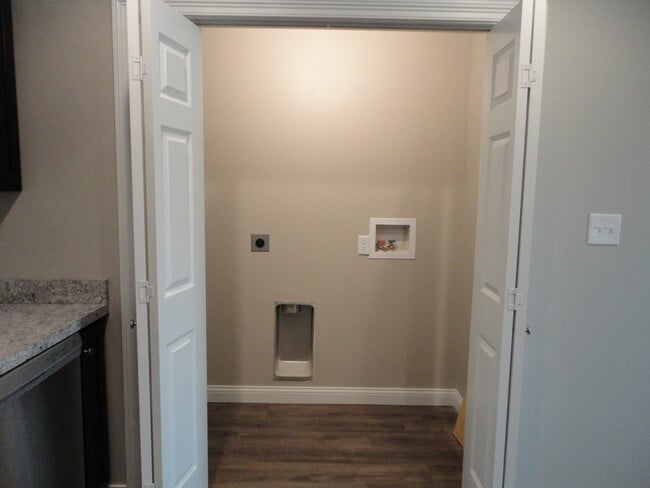 W/D room - 3130 Burlew Blvd