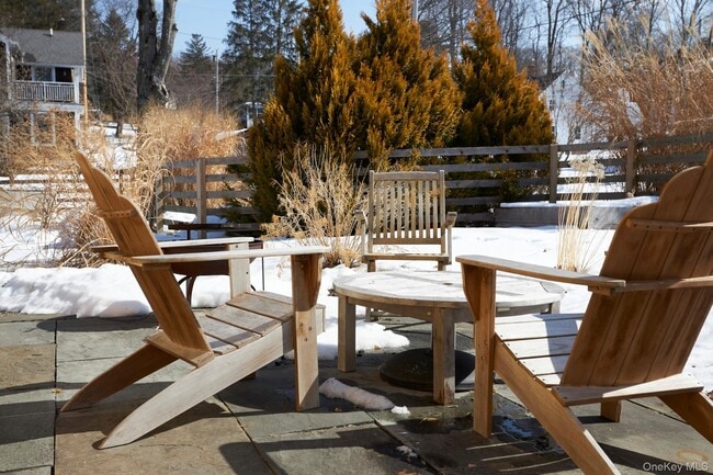 Building Photo - 41 Grinnell St