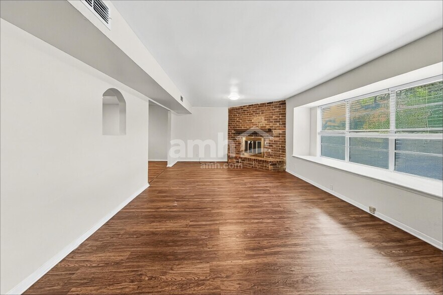 Building Photo - 2803 Woodline St