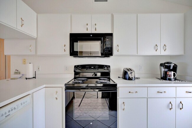 Building Photo - 504 Chelsee Way