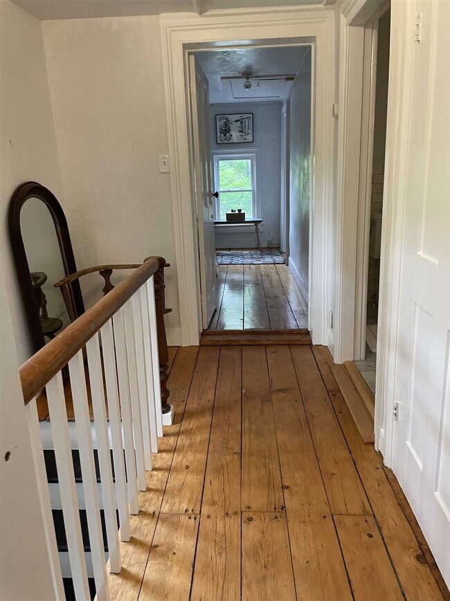 Building Photo - 16-18 Broadway