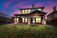 Building Photo - 3105 Cantura Dr
