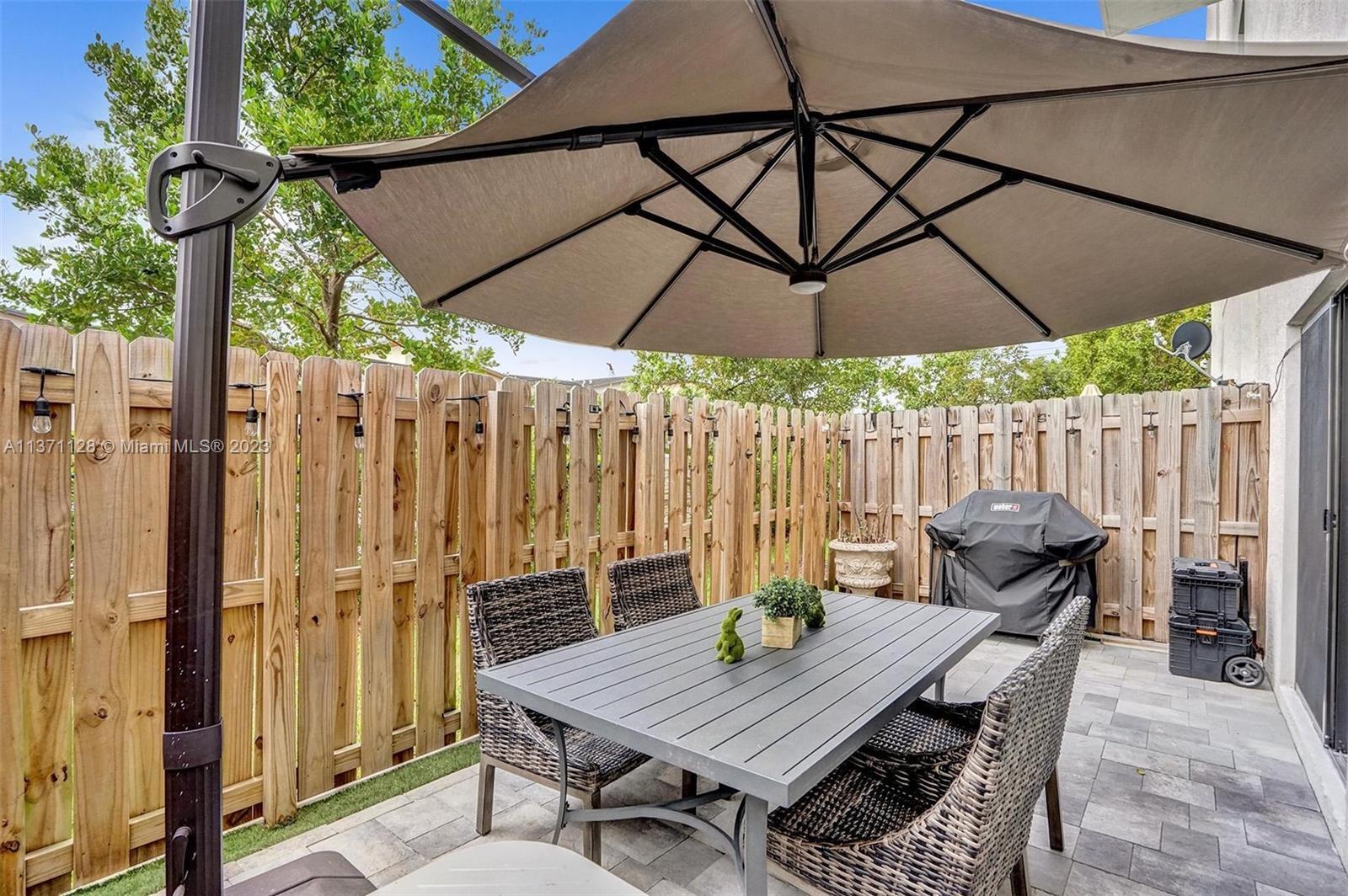 Building Photo - 10437 NW 82nd St