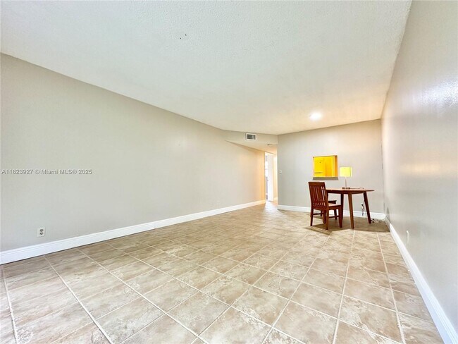 Building Photo - 8001 Fairview Dr