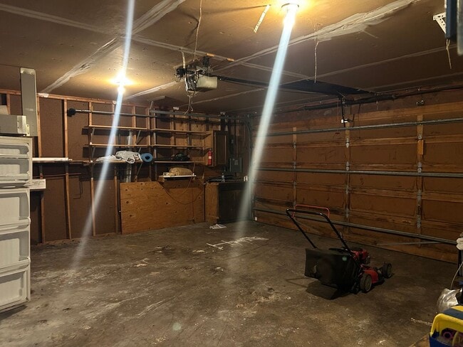 Building Photo - 4 Bedroom Home Near Whatcom Falls