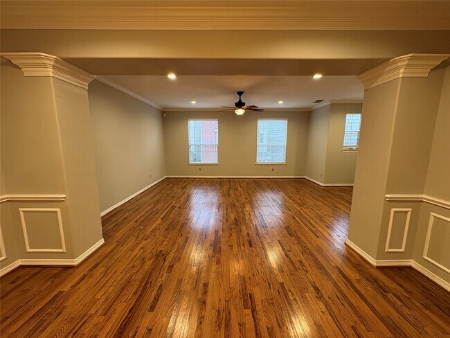 Building Photo - 2614 Enclave At Shady Acres Ct