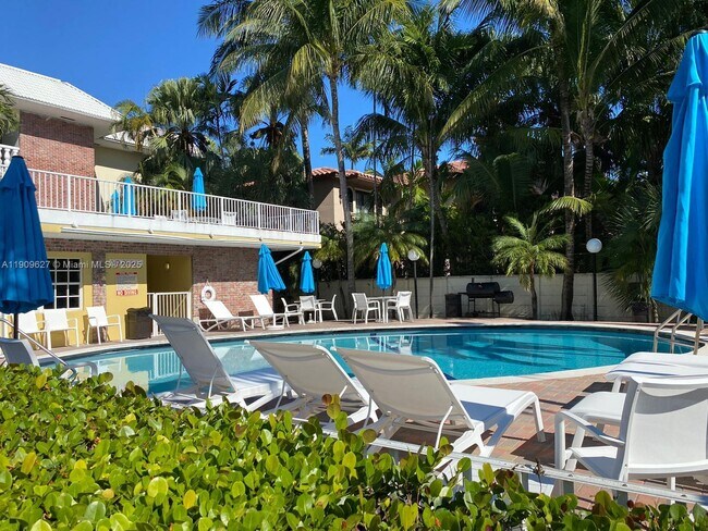 Building Photo - 2424 SE 17th St