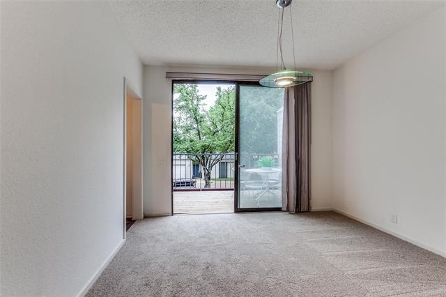 Building Photo - 5990 Lindenshire Ln
