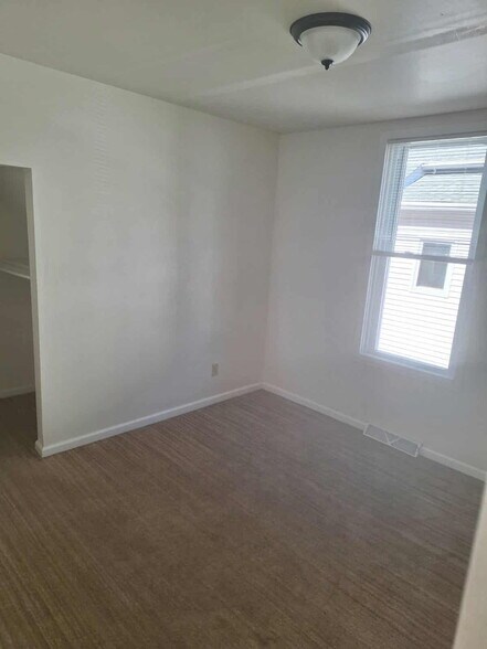 Building Photo - 1808 S 13th St