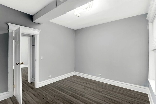 Building Photo - 5341 S Indiana Ave