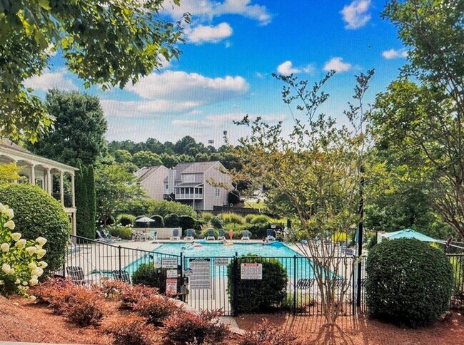 Building Photo - 6345 Turfway Dr