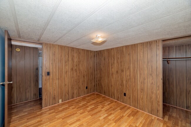 Building Photo - 413 Mill St