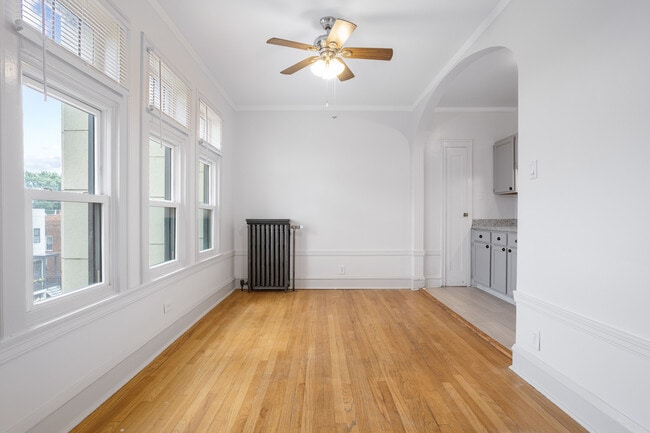 Building Photo - 2342 N Spaulding Ave