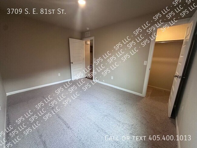 Building Photo - 3709 SE 81st St