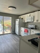 Building Photo - 449 W 4th St