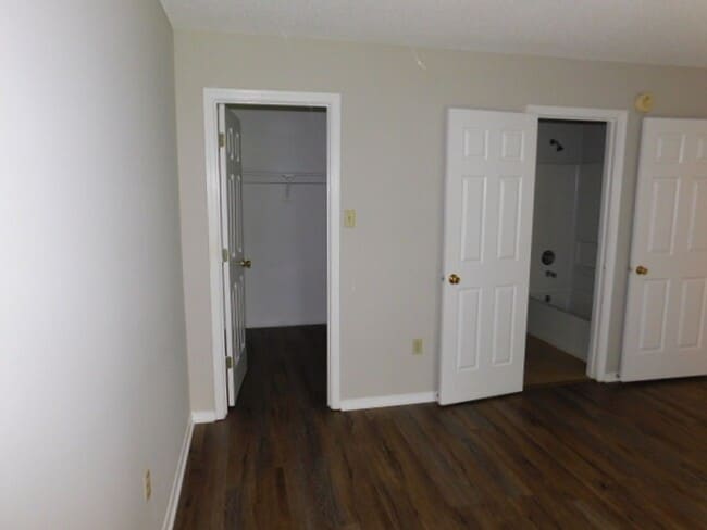 Building Photo - 1125 McGowan Dr