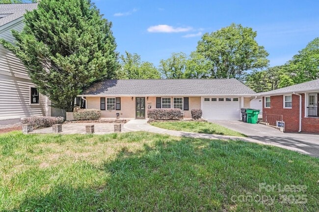 Building Photo - 2417 Laburnum Ave