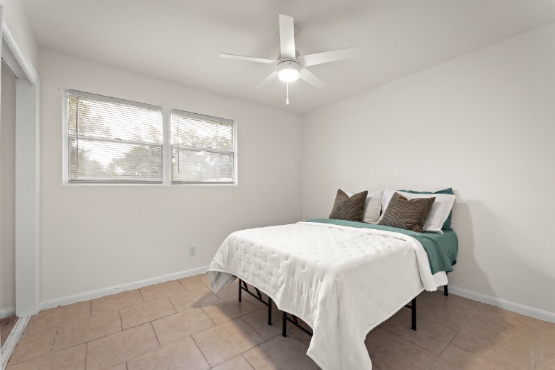 Building Photo - 6750 Snow White Dr