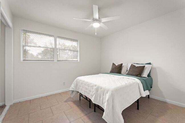 Building Photo - 6750 Snow White Dr