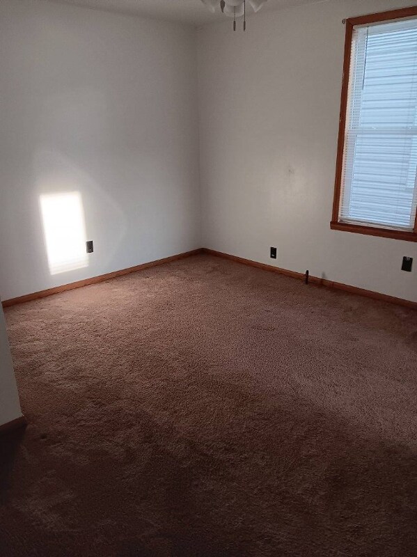 Building Photo - 529 Warwood Ave