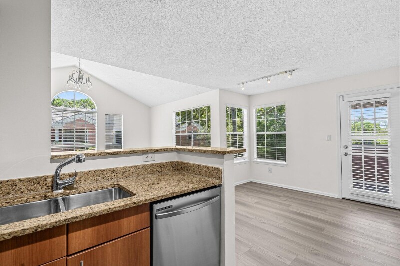 Building Photo - 1125 Crystal Way