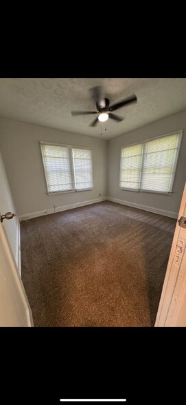 Building Photo - 519 W 25th St