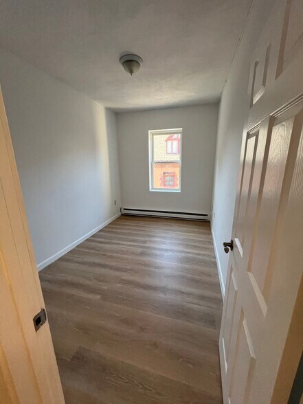 Building Photo - 111 Norway St