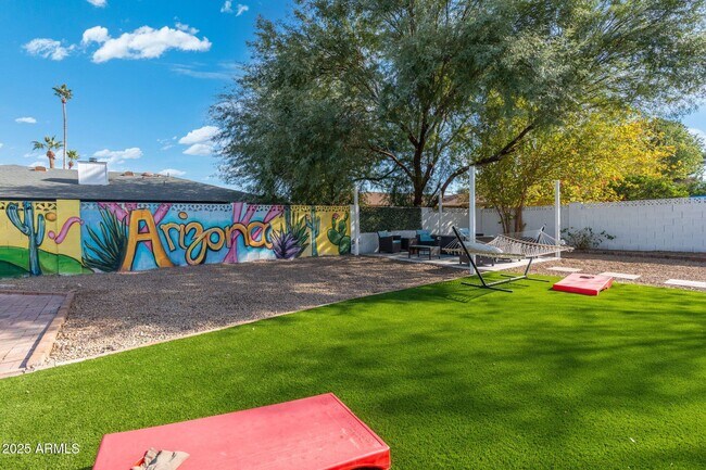 Building Photo - 1759 N Spring Cir