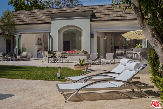 Building Photo - 210 S Westgate Ave