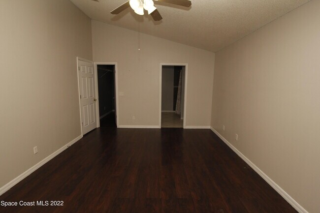 Building Photo - 1009 Fairplay Ave NW