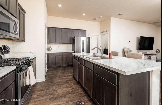 Building Photo - 13 Pinnacle Pl