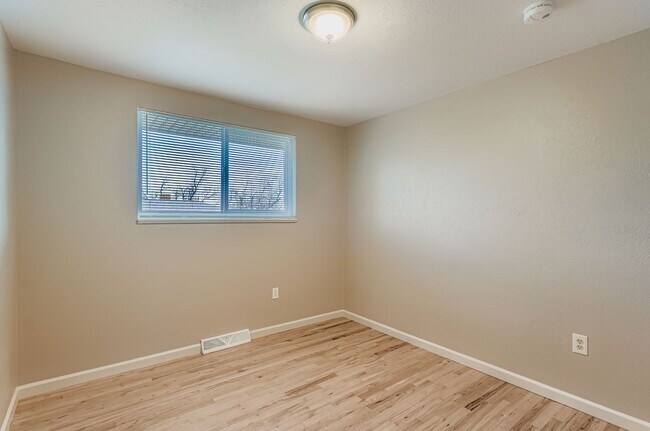 Building Photo - Beautifully Remodeled 3-Bedroom Ranch in Quiet West Arvada Neighborhood