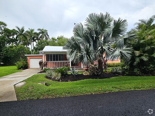Building Photo - 1443 Sandra Dr