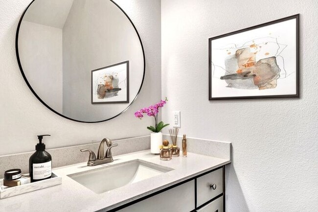 Building Photo - Luxury 3 Bedroom 2.5 Bath Townhome in Bullard, TX!