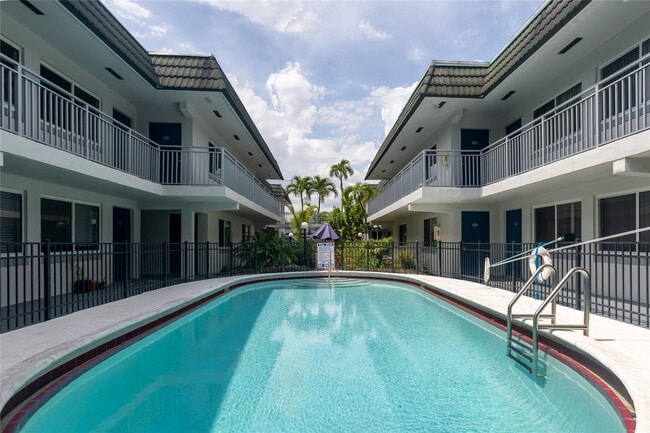 Building Photo - 1001 SE 16th St