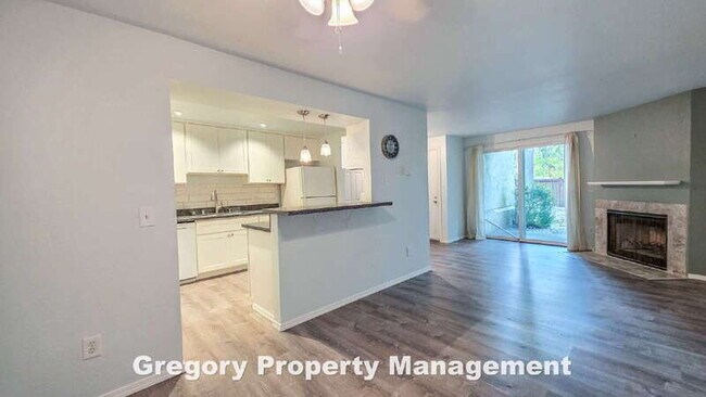 Building Photo - 9474 Woodinville Redmond Rd NE