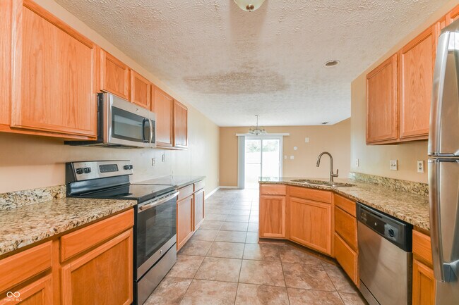 Building Photo - 6602 Largo Ln