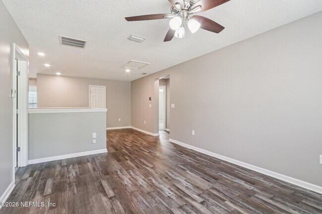 Building Photo - 404 Hepburn Rd