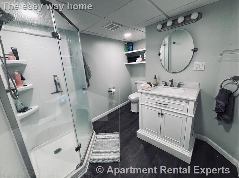 Building Photo - 10 Wallace St