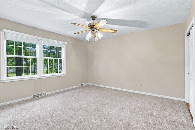 Building Photo - 6832 Green Ridge Ave