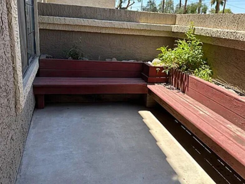 Building Photo - 1905 E University Dr