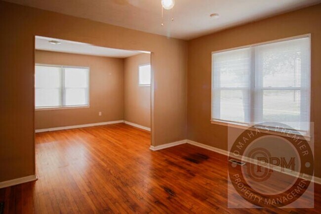 Building Photo - 2114 L St