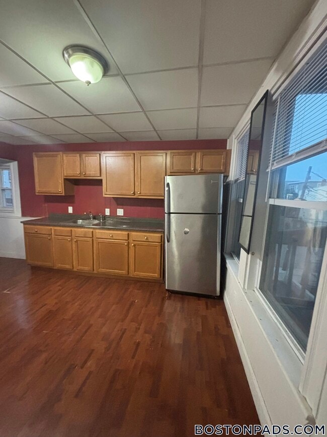 Building Photo - 289 Chelsea St