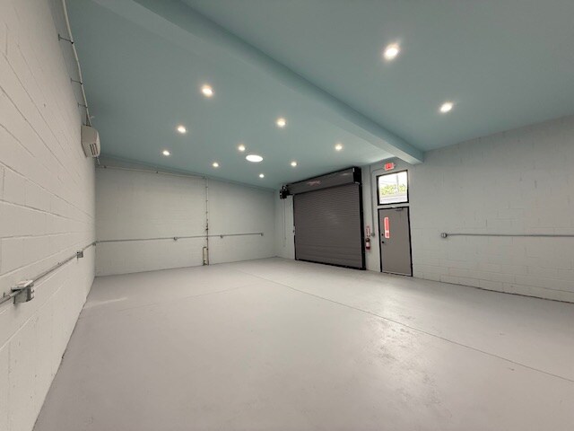 Building Photo - 2714 Mathews St