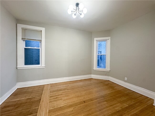 Building Photo - 102 Gregory St