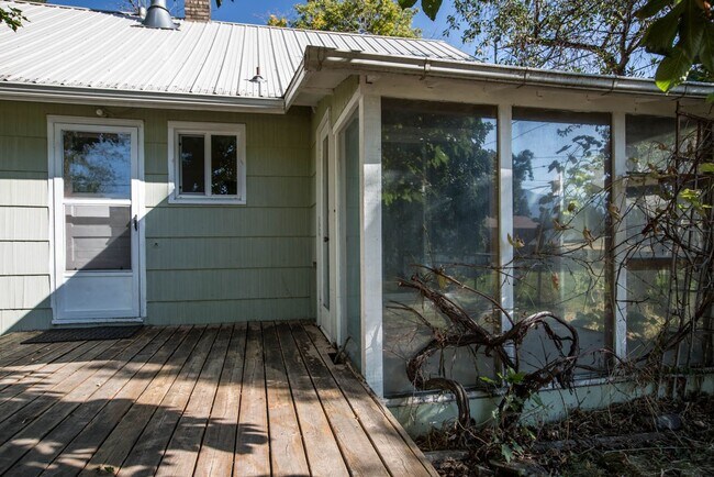 Building Photo - Great 1 bed, 1 bath home