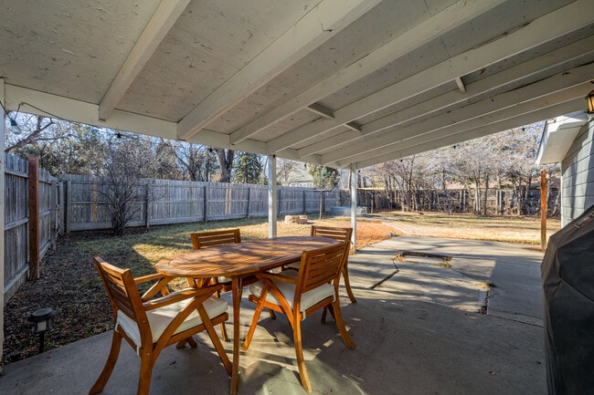 Building Photo - 565 Saulsbury St